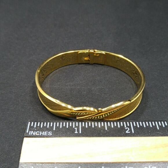 Vintage MONET Gold Plated Textured Hinged Cuff Style Bracelet, 6 1/2 Inches - Picture 10 of 11